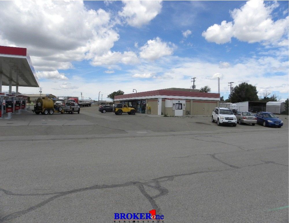 5076 W Yellowstone Hwy, Casper, WY 82604